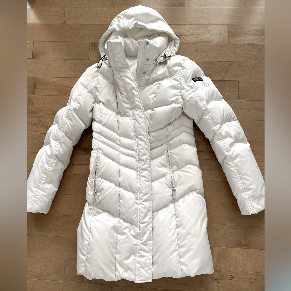 Bogner down feather woman’s winter 3/4 jacket size 38 Medium in white
